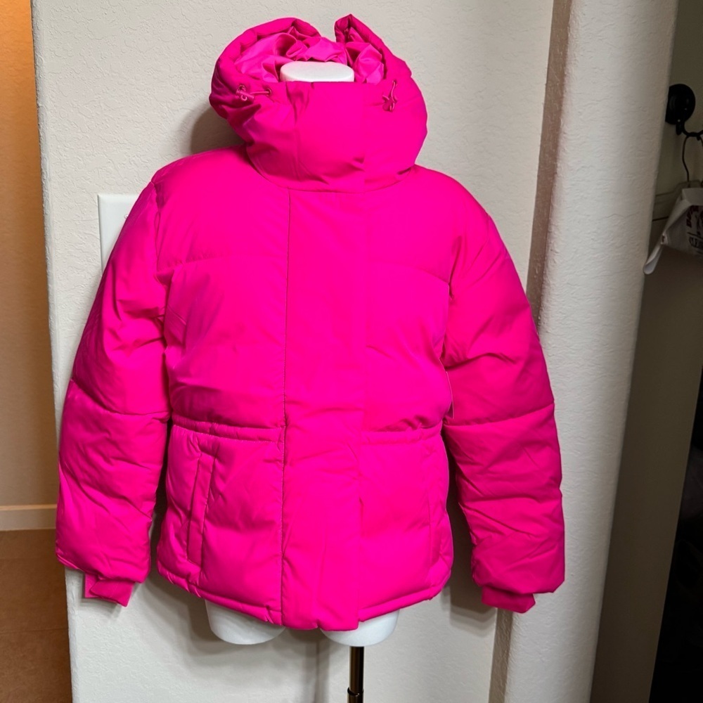 Amazon Essentials Women's Short Waisted Puffer Hooded Jacket Size Small - Pink - Picture 5 of 6